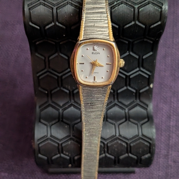 Vintage Elgin EK601-007 Diamond Quartz Two Tone Ladies Watch